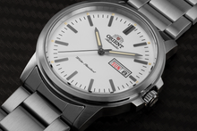 Orient Commuter RA-AA0C03S19A sport casual watch silver white